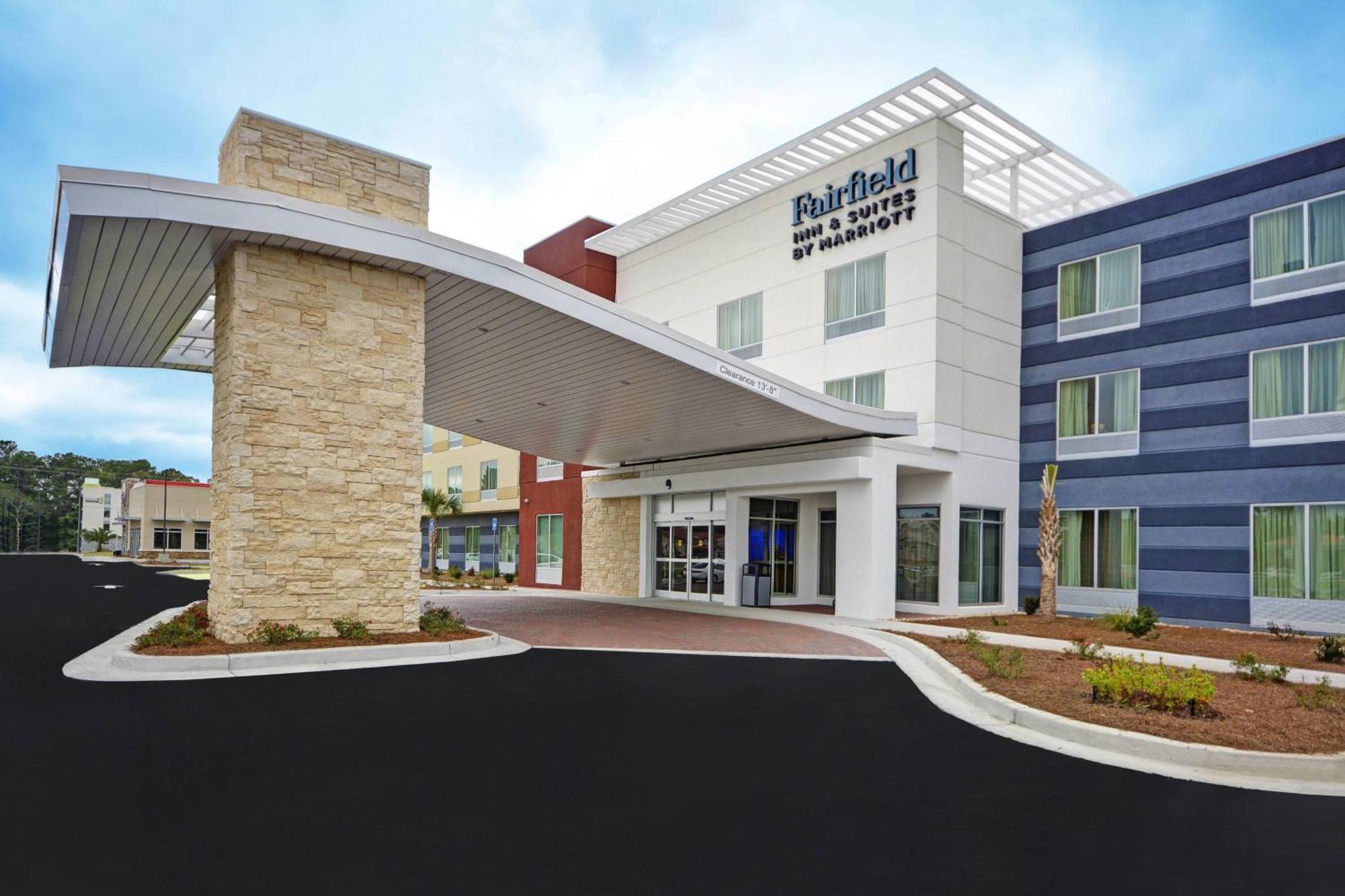 Fairfield Inn & Suites By Marriott Savannah Sw/Richmond Hill Exterior photo