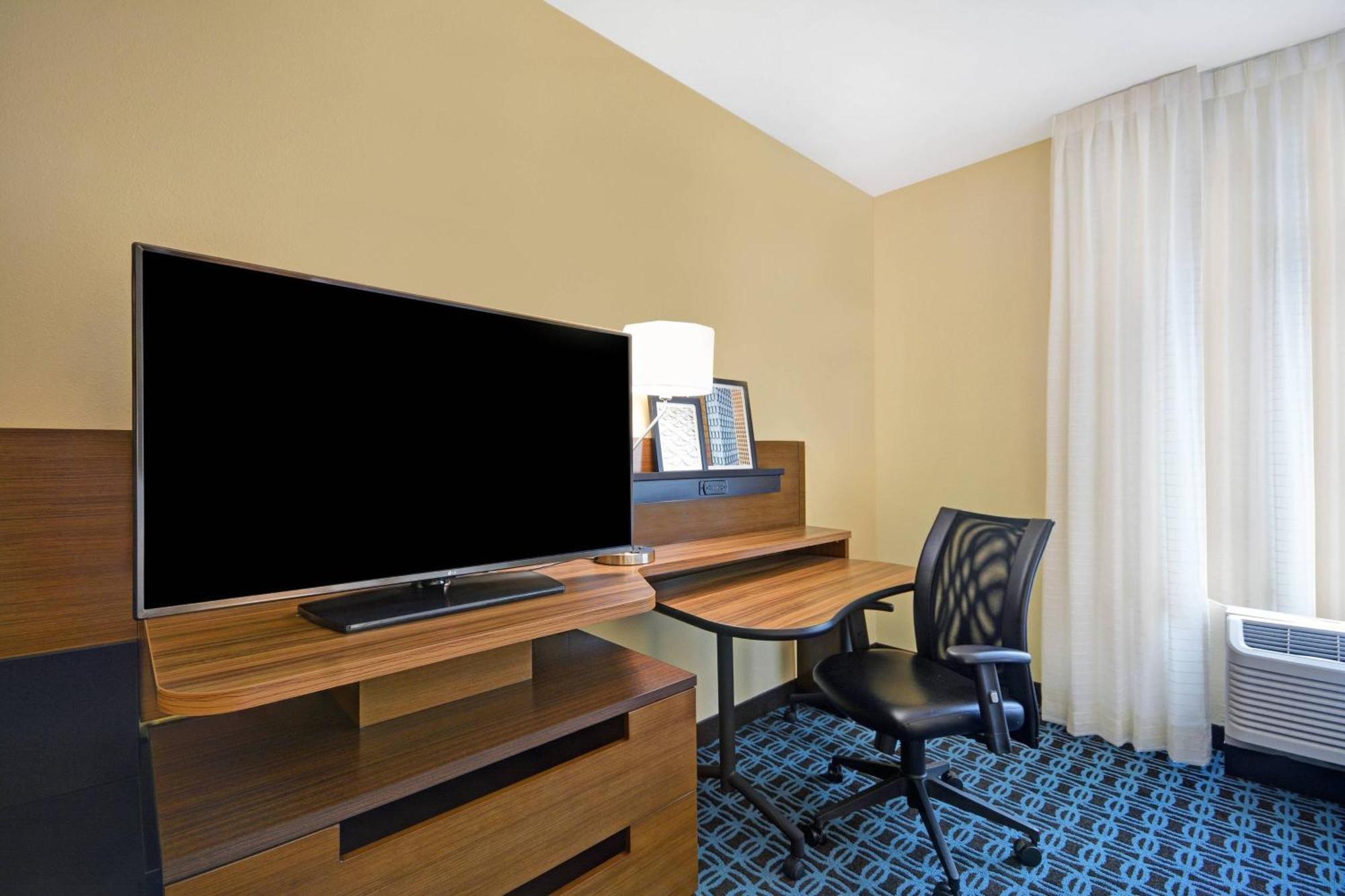 Fairfield Inn & Suites By Marriott Savannah Sw/Richmond Hill Exterior photo