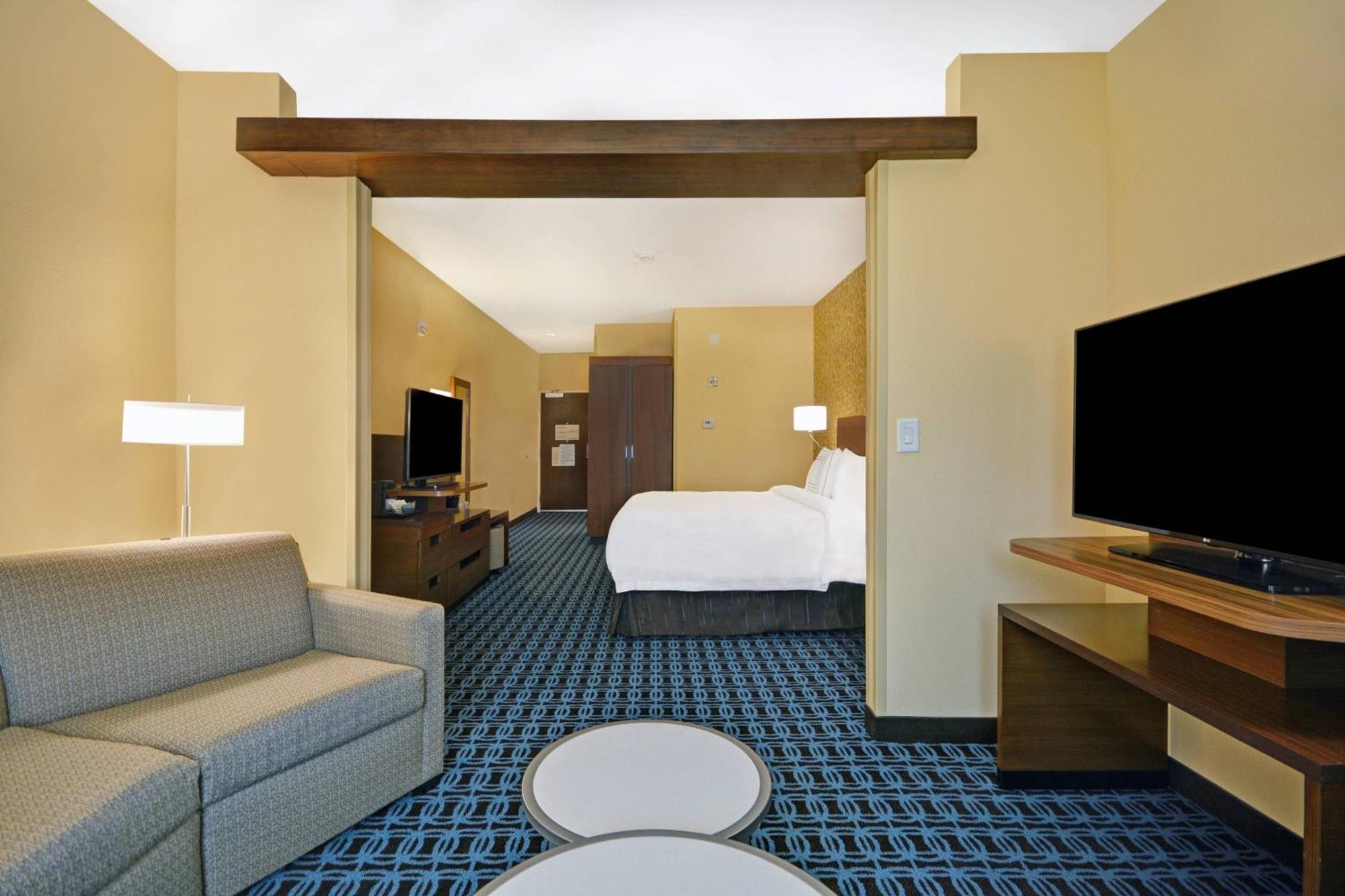Fairfield Inn & Suites By Marriott Savannah Sw/Richmond Hill Exterior photo