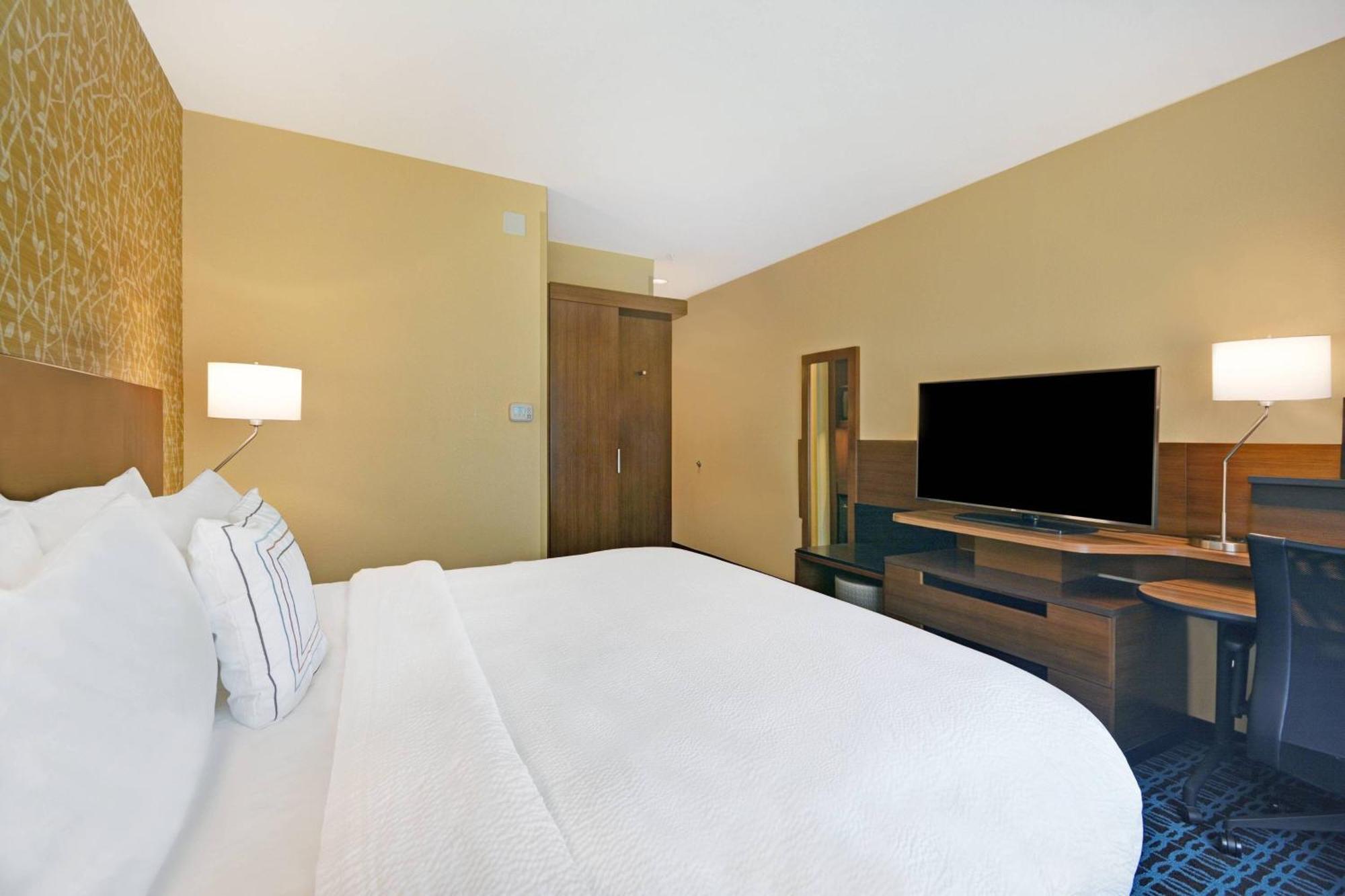 Fairfield Inn & Suites By Marriott Savannah Sw/Richmond Hill Exterior photo
